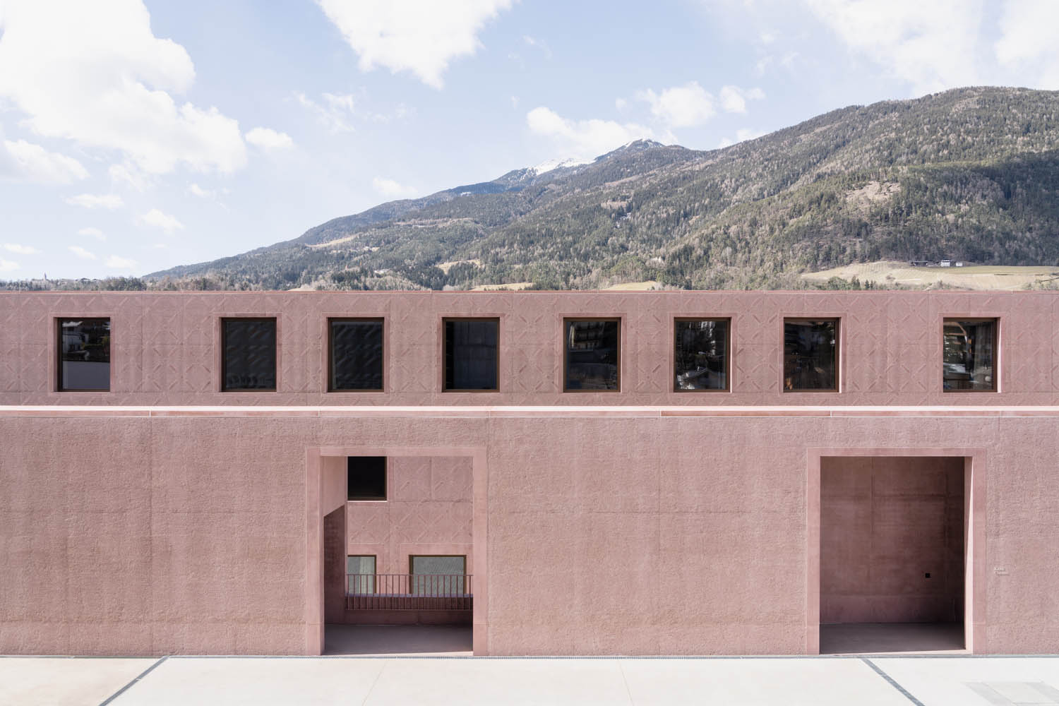 Pastel Colors in Architecture and Their Lasting, Calming Appeal - 13135